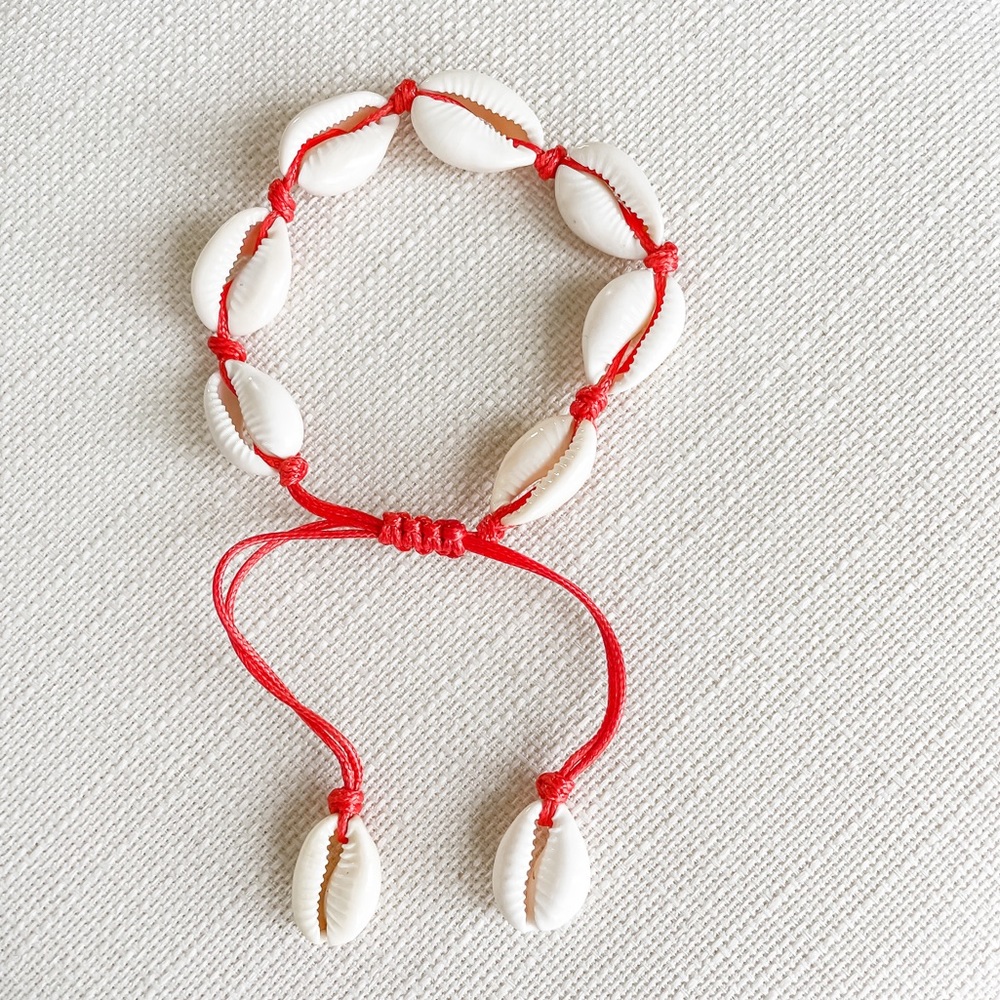 Cowry Shell Bracelet - Picture 2 of 3